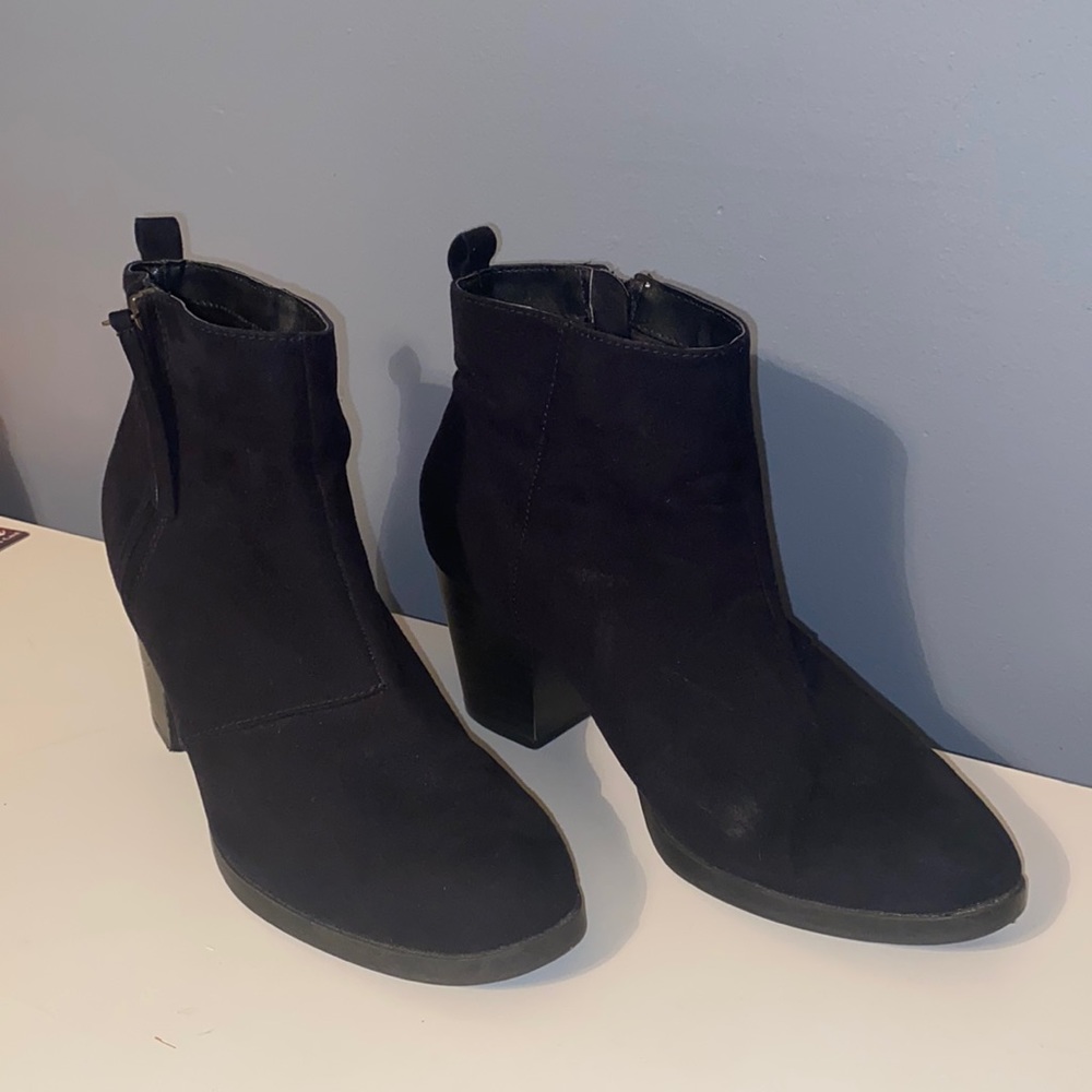 Black Woman’s Shoes